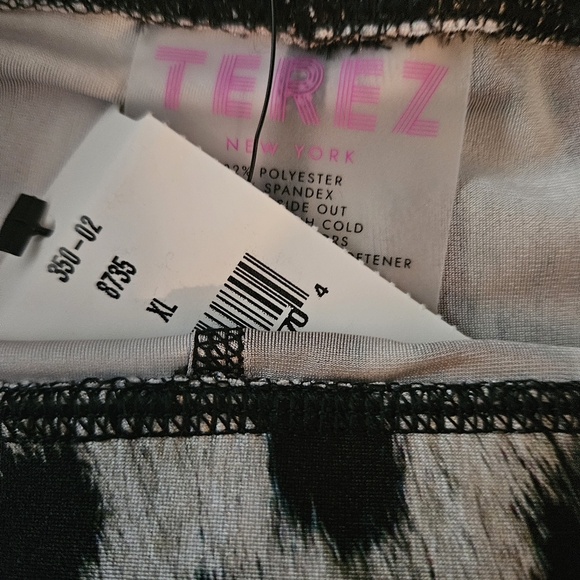 Terez Snow Leopard Tall Band Active Leggings XL NWT - Picture 5 of 6
